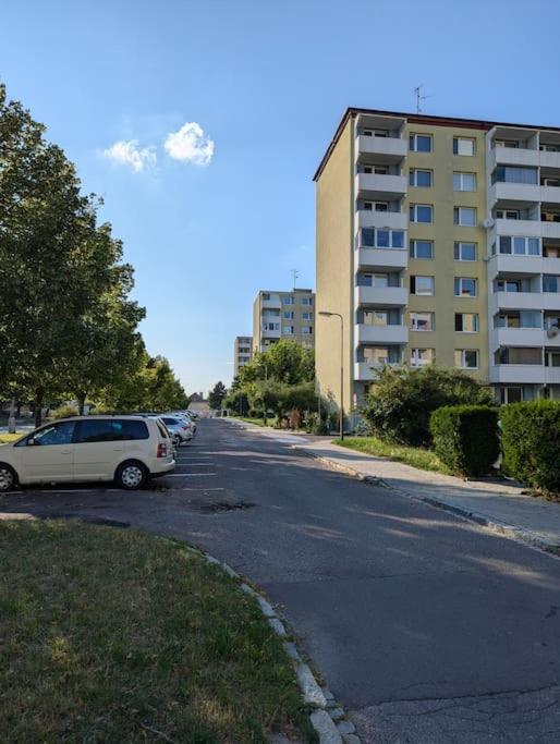 Cool Apartment Znojmo Esterno foto